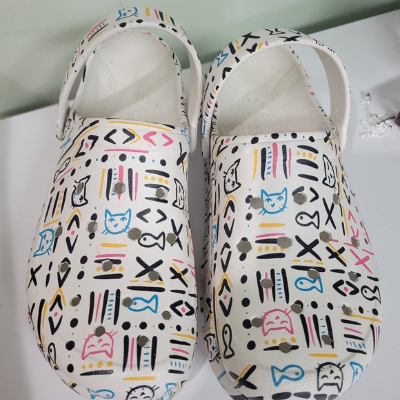 Skechers Shoes - Sketchers Garden Clogs. Kitty Cat Themed. 8.